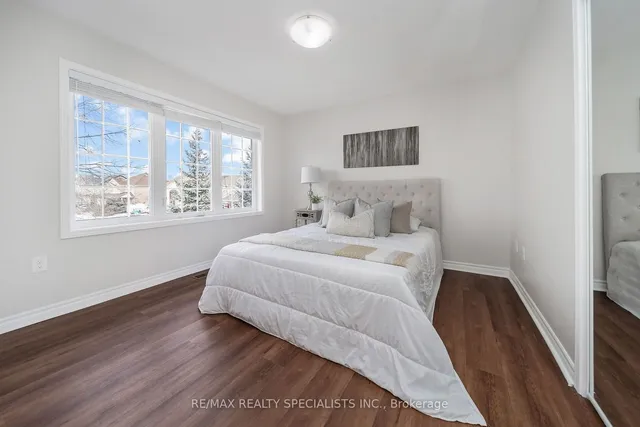 Additional image 30 of 25 Upshall Dr