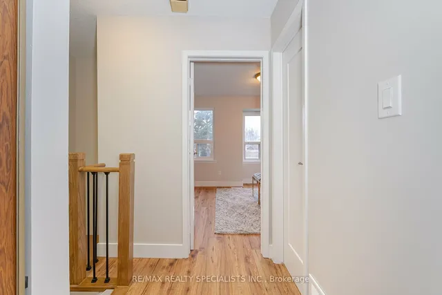 Additional image 18 of 8 Guildford Cres Unit 8