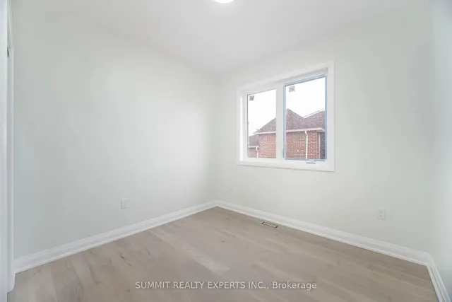 Additional image 31 of 9 Keewatin Gate