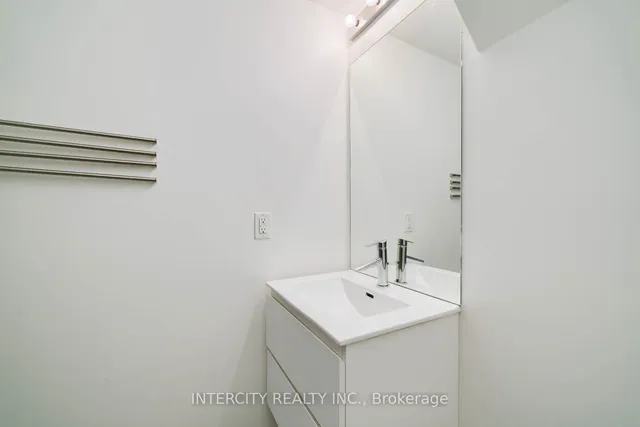 Additional image 13 of 1321 Gerrard St Unit 5