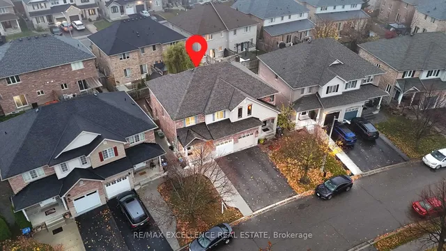 Additional image 14 of 13 Stable Gate