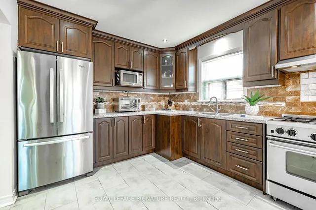 Additional image 9 of 136 Regina Ave