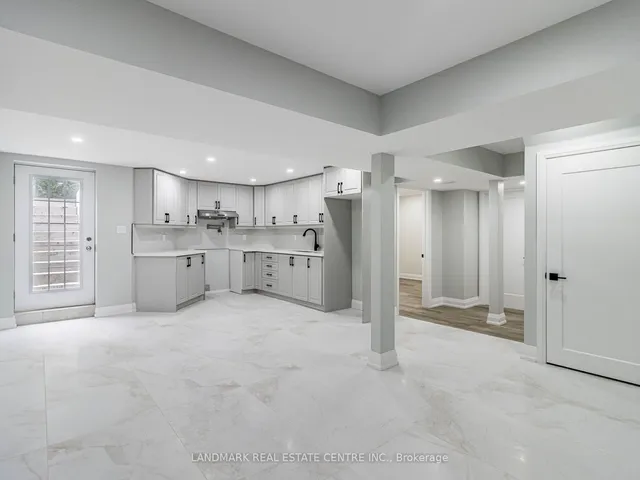 Additional image 30 of 64 Showboat Cres