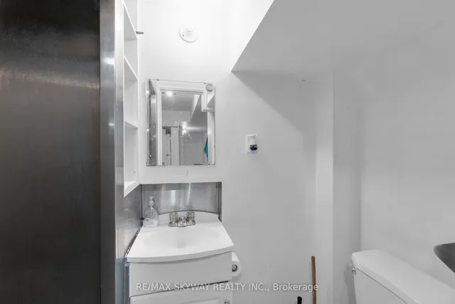 Additional image 34 of 19 Rednor Dr