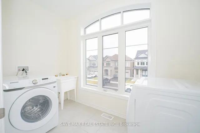 Additional image 30 of 46 Eastman Dr