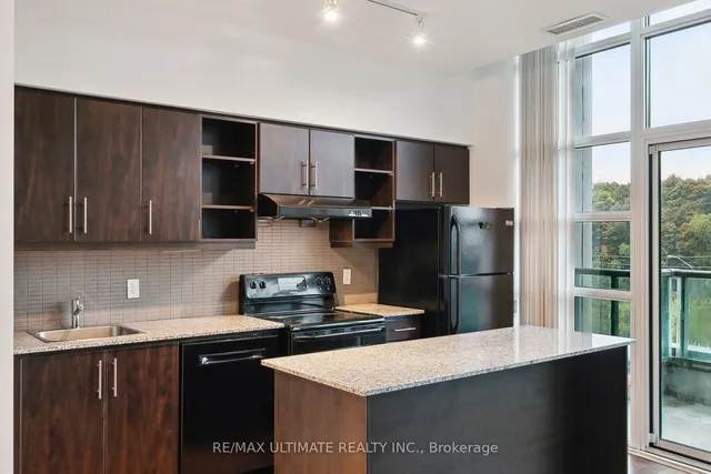 Additional image 22 of 35 Brian Peck Cres Unit 102