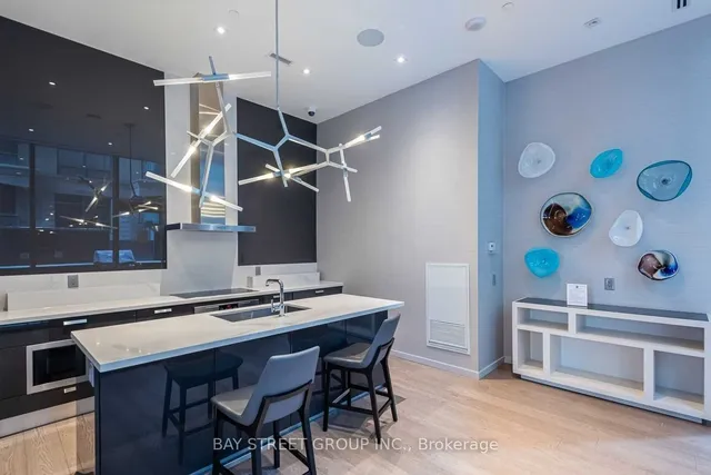 Additional image 32 of 42 Charles St Unit 2908