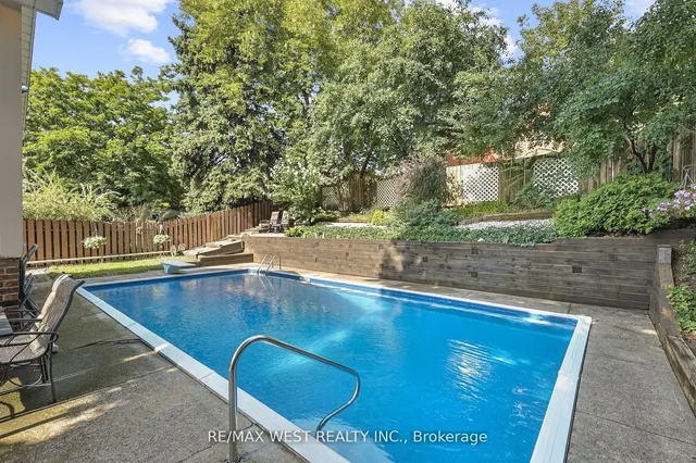 Additional image 27 of 34 Lorraine Cres