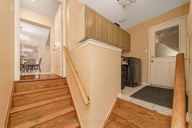 Additional image 37 of 77 Crown Victoria Dr