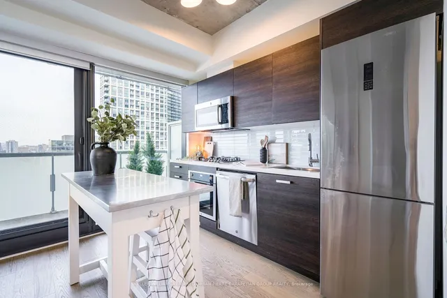 Additional image 15 of 11 Charlotte St Unit 2004