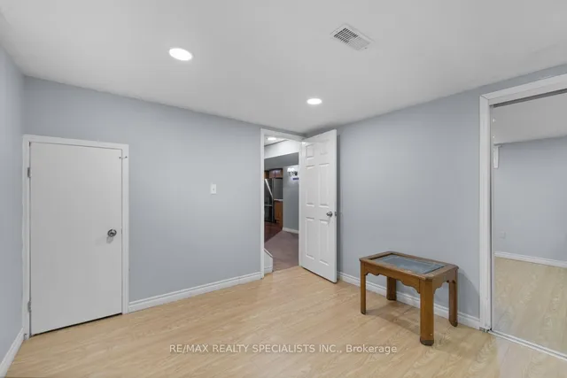 Additional image 21 of 14 Fontaine Crt