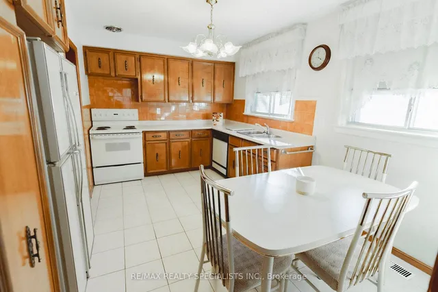 Additional image 15 of 2 Allonsius Dr