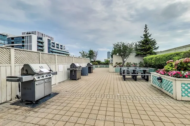 Additional image 33 of 323 Richmond St Unit 818