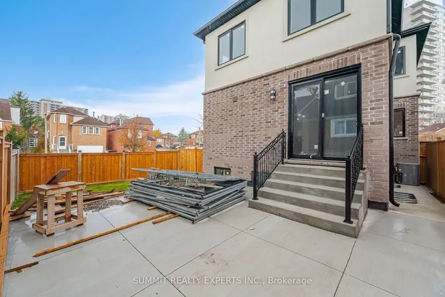 Additional image 37 of 9 Keewatin Gate