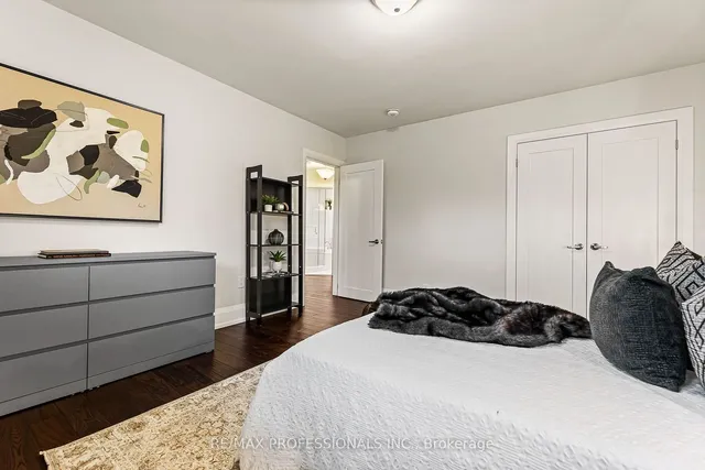 Additional image 22 of 4250 Bloor St