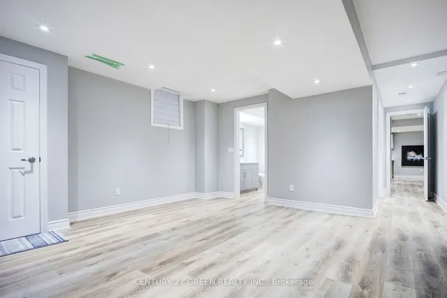 Additional image 36 of 32 Riverglen St