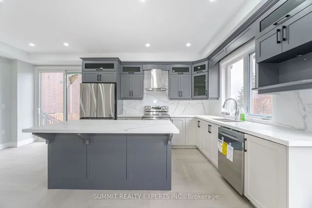 Additional image 12 of 9 Keewatin Gate