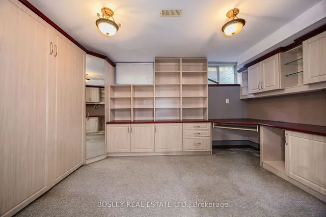 Additional image 32 of 96 Main St