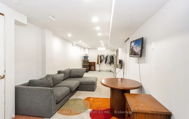 Additional image 36 of 31 Hollingsworth Circ