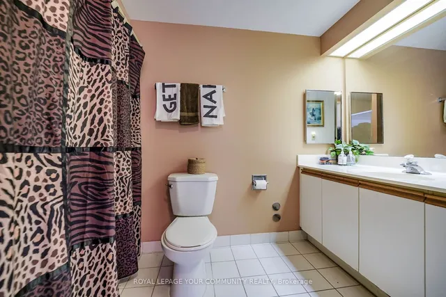 Additional image 15 of 77 Harbour Sq Unit 1909