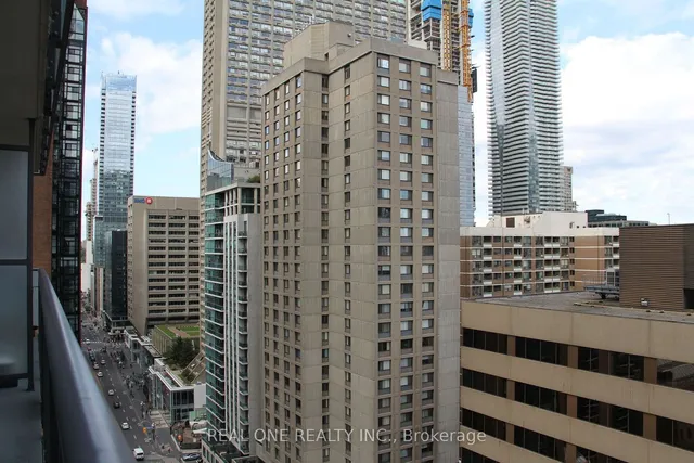 Additional image 19 of 1080 Bay St Unit 1811