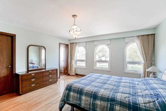 Additional image 17 of 28 Barker Ave