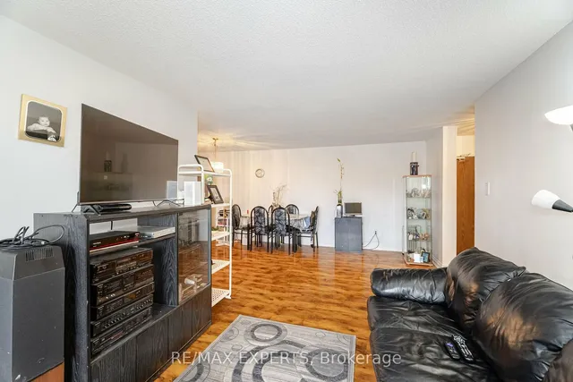 Additional image 10 of 25 Kensington Rd Unit 1407