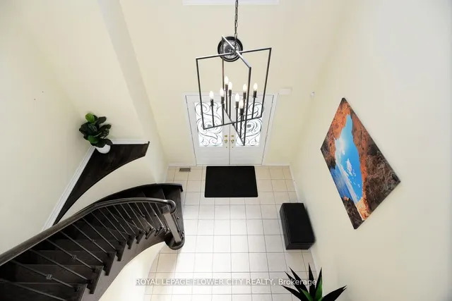 Additional image 19 of 13 Templar St