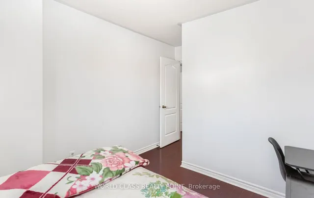 Additional image 31 of 17 Manett Cres