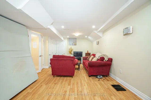 Additional image 30 of 37 Everingham Circ