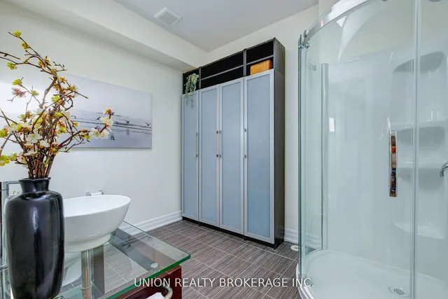 Additional image 16 of 443C Queen St