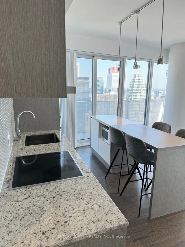 Additional image 8 of 100 Harbour St Unit 6604