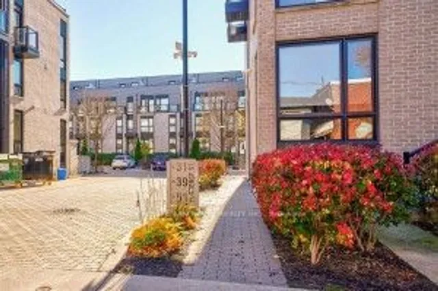 Additional image 36 of 51 Florence St Unit Th1