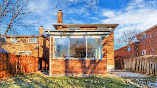 Additional image 38 of 105 Fairglen Ave