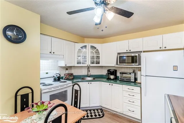 Additional image 10 of 41 MARKBROOK Lane Unit 614