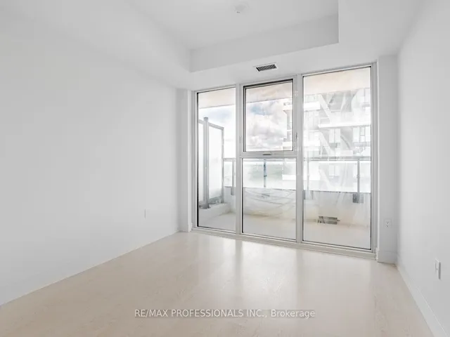 Additional image 22 of 30 Inn On The Park Dr Unit 2303