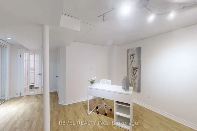 Additional image 23 of 20 Wickstead Crt