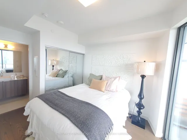 Additional image 20 of 11 Wellesley St Unit 5905