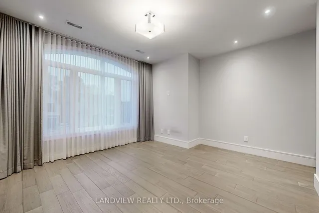 Additional image 21 of 38 Lorraine Dr