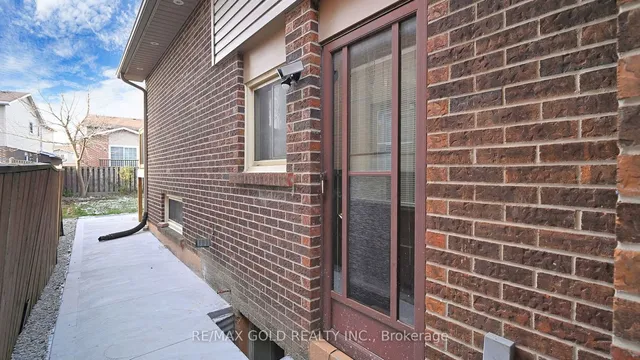 Additional image 40 of 35 Lady Stewart Blvd
