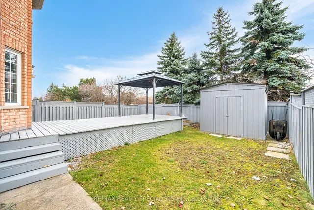 Additional image 39 of 32 Giza Cres