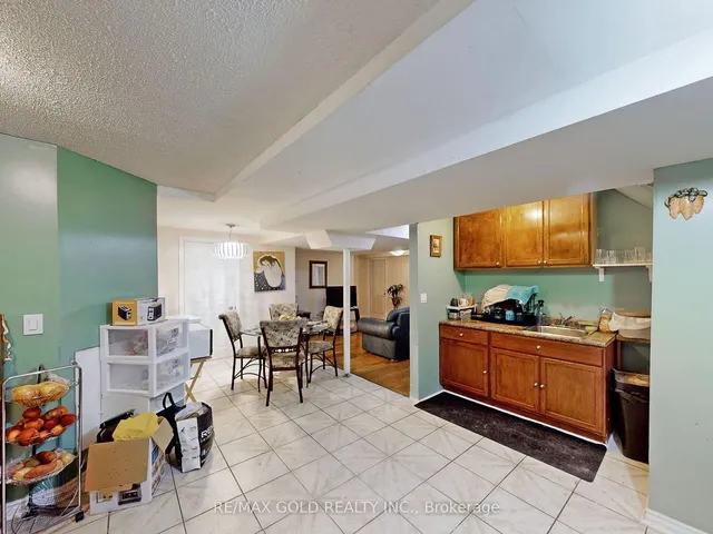 Additional image 34 of 64 Prue Crt