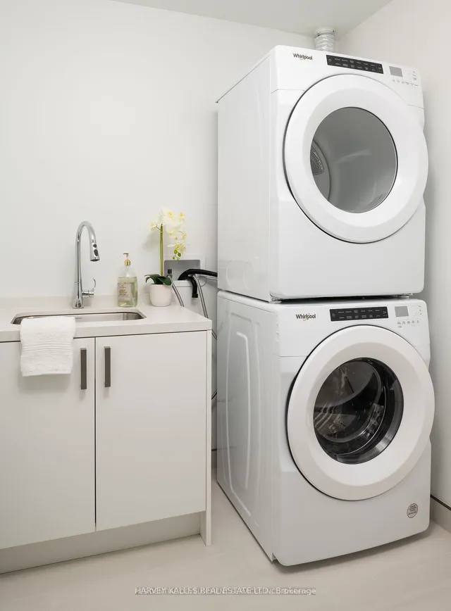 Additional image 10 of 1 Strathgowan Ave Unit 403