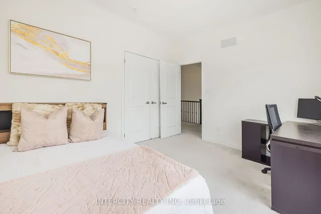 Additional image 29 of 54 Moorcroft Pl