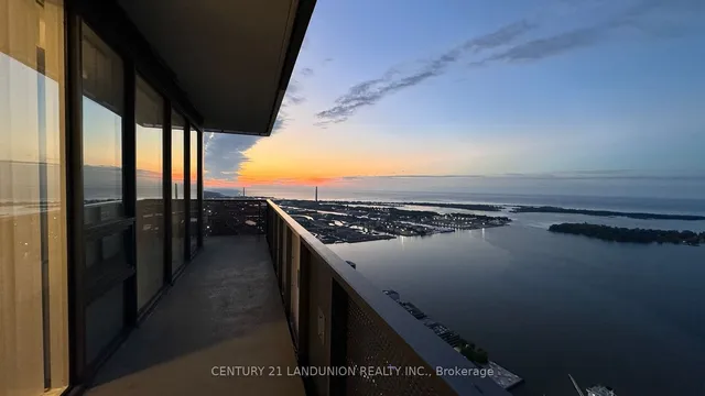 Additional image 5 of 138 Downes St Unit PH206