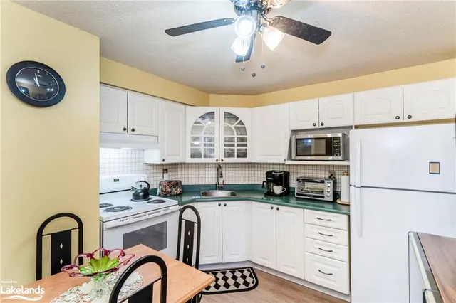 Additional image 10 of 41 Markbrook Lane Unit 614