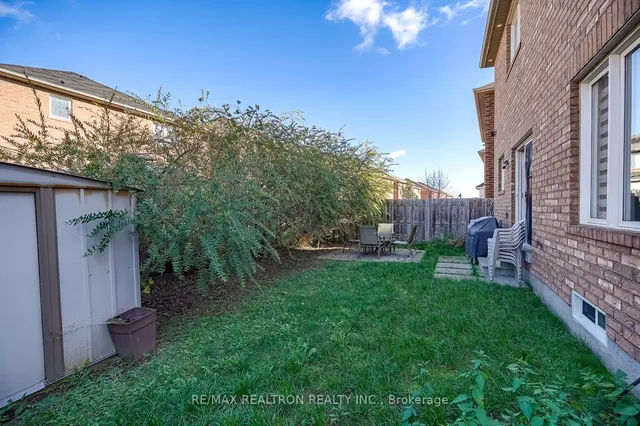 Additional image 39 of 102 Commodore Dr