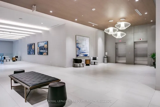 Additional image 4 of 4208 Dundas St Unit 520