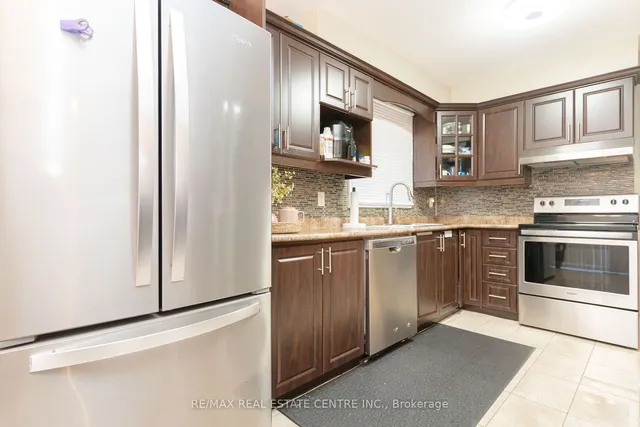 Additional image 11 of 3 Candy Cres