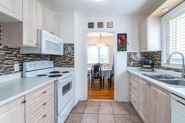 Additional image 8 of 57 Town House Cres